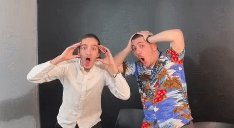 Gif Sadok et Timéo surpris